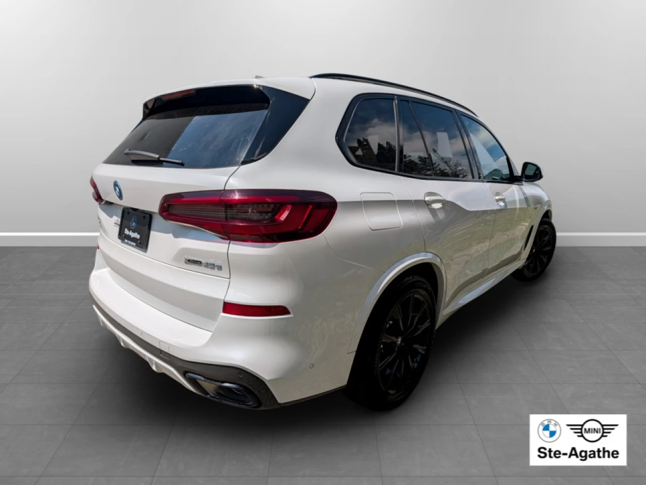 2023 BMW X5 X5 xDrive45e Main Image