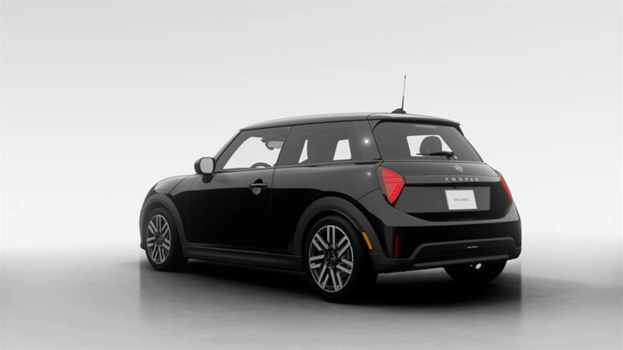 2026 MINI 3 Door Cooper C FWD Image principale