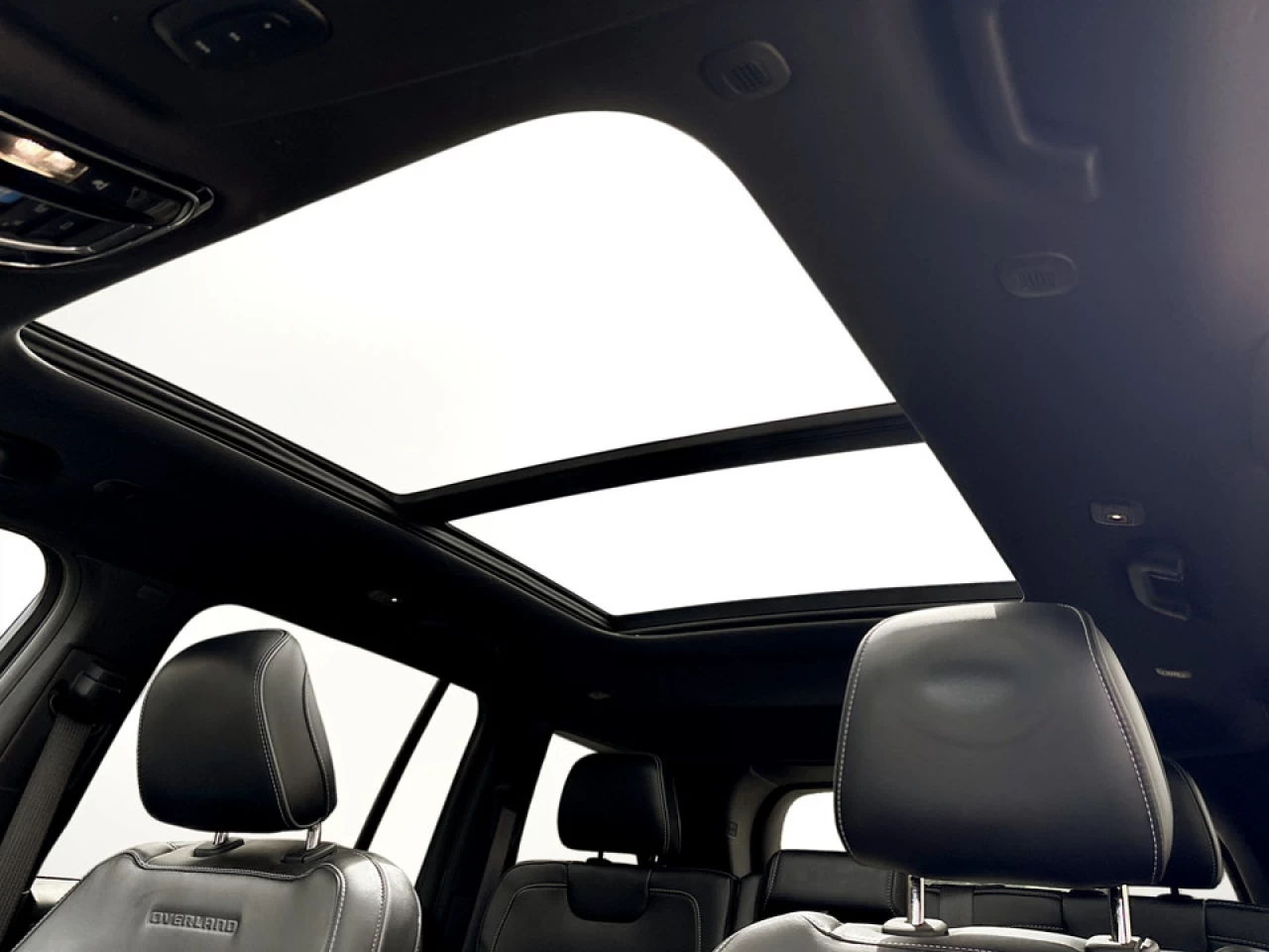2022 Jeep Grand Cherokee 4xe Overland Main Image