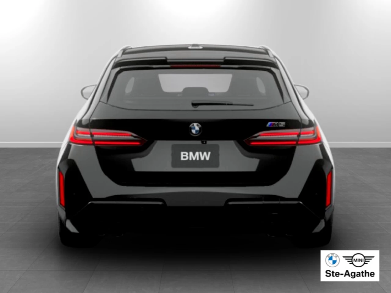 2027 BMW M5 Touring Main Image