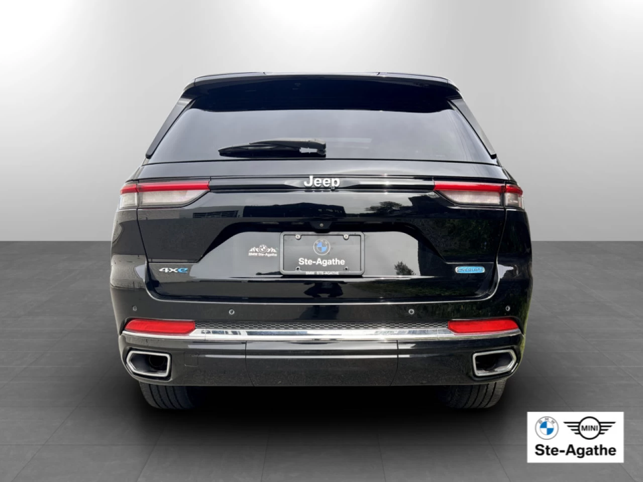 2022 Jeep Grand Cherokee 4xe Overland Main Image