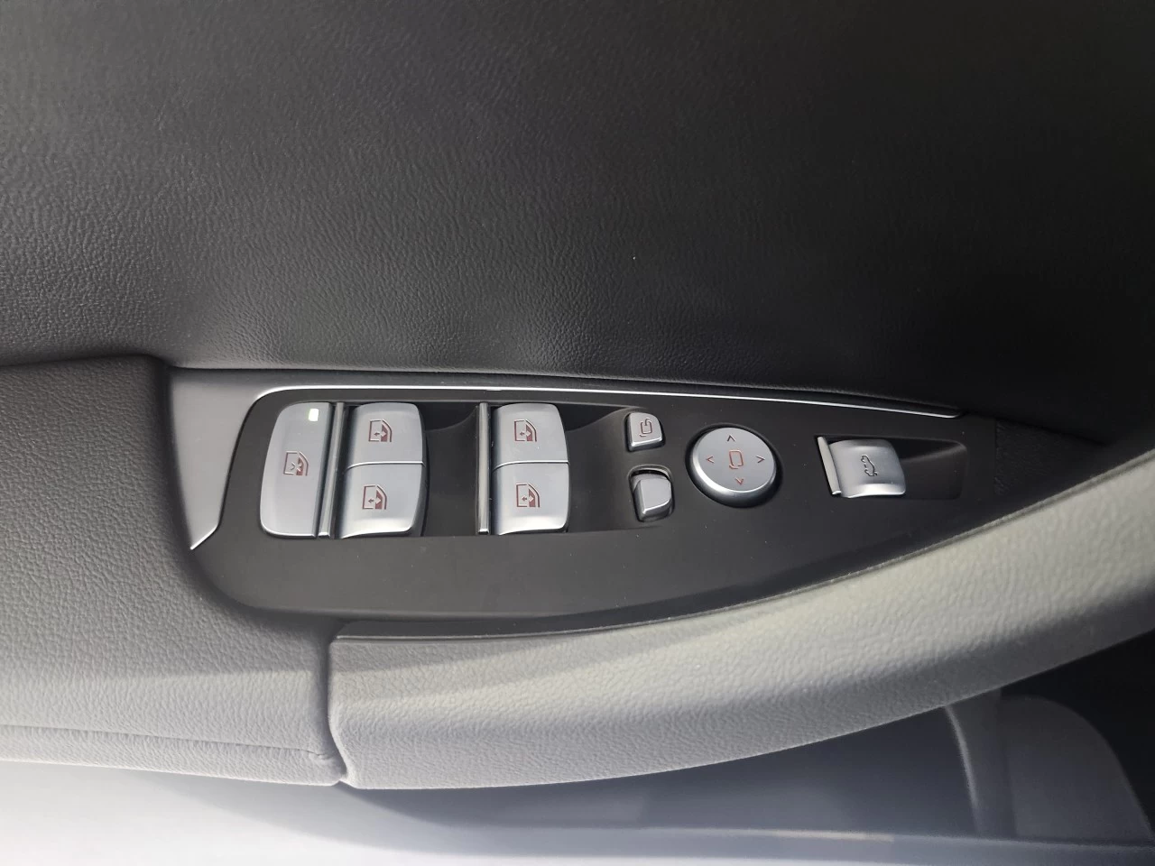 2023 BMW X3 X3 xDrive30e Main Image