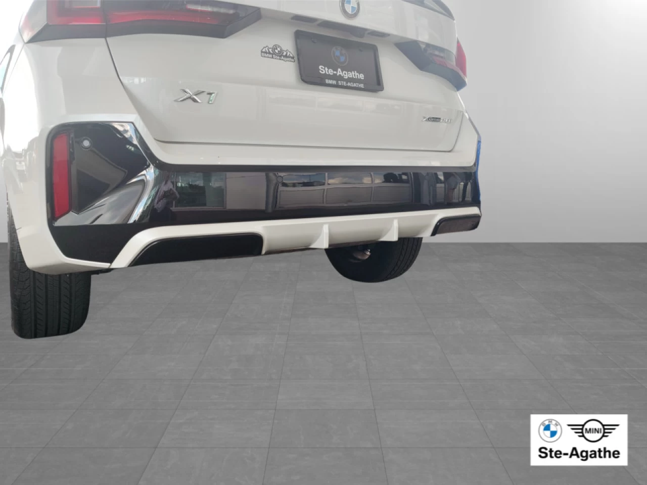 2025 BMW X1 xDrive28i Main Image