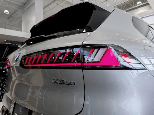 BMW iX3 50 xDrive 2027