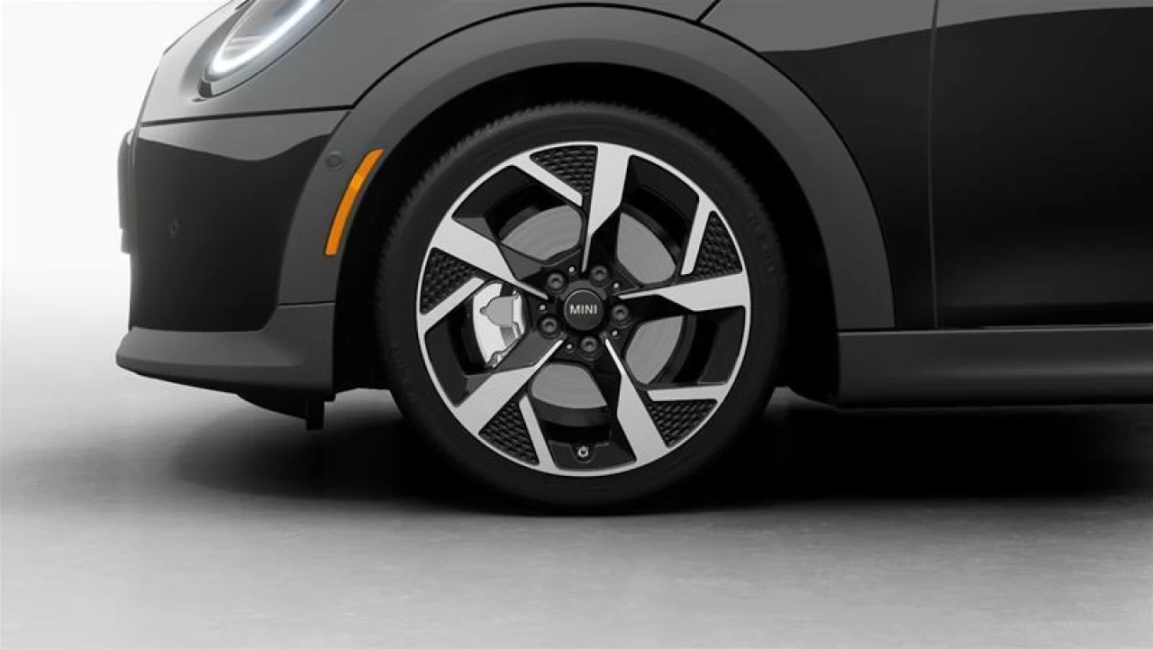 2025 MINI 5 Door Cooper S FWD Image principale