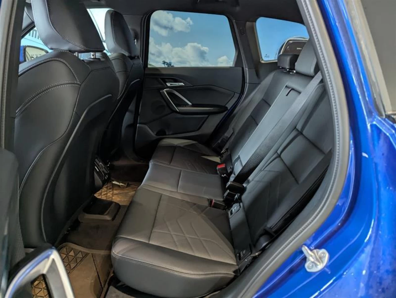2025 BMW X1 xDrive28i Main Image