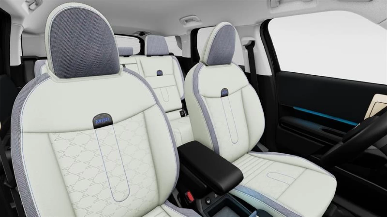 2025 MINI Countryman SE ALL4 Main Image