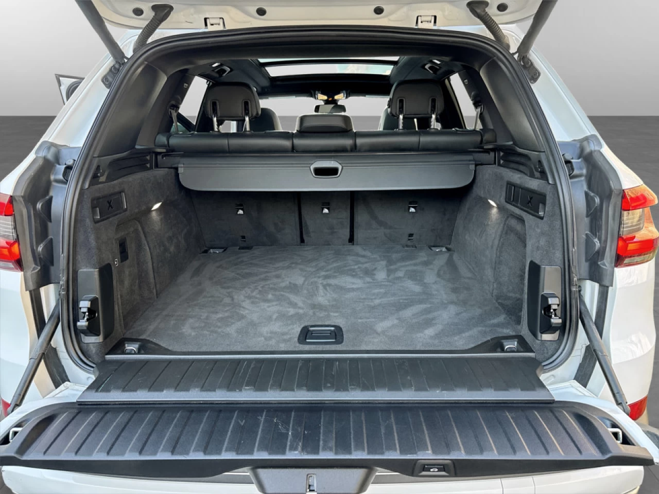 2023 BMW X5 xDrive40i Main Image