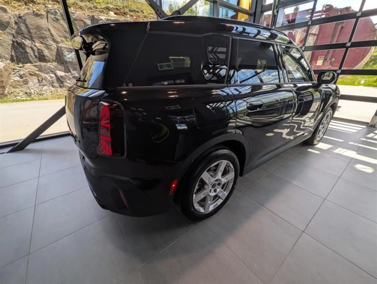 2025 MINI Countryman SE ALL4 Main Image