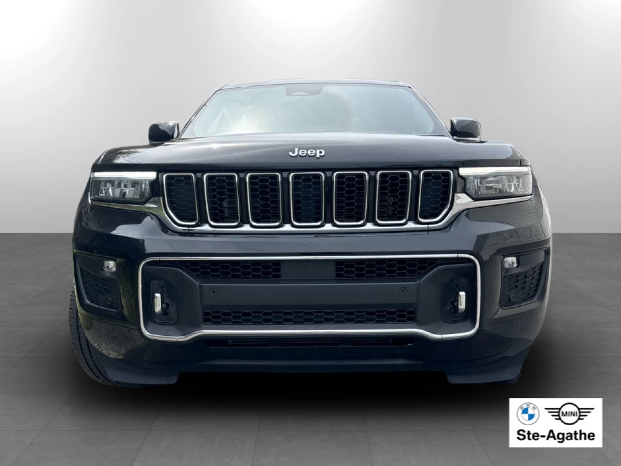 2022 Jeep Grand Cherokee 4xe Overland Main Image