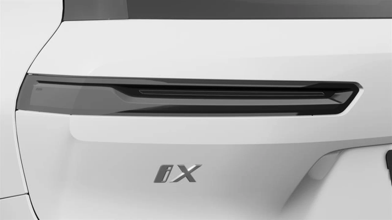 2026 BMW iX xDrive60 Main Image