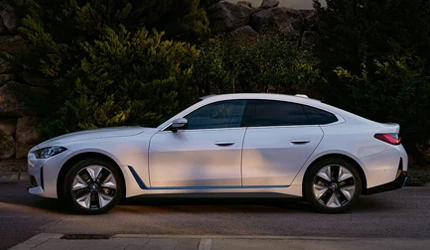 Bannière de  i4 2024 xDrive40 Gran Coupé neufs à Sainte-Agathe-des-Monts