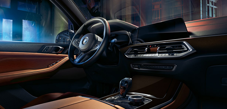 2022 BMW X5 interior
