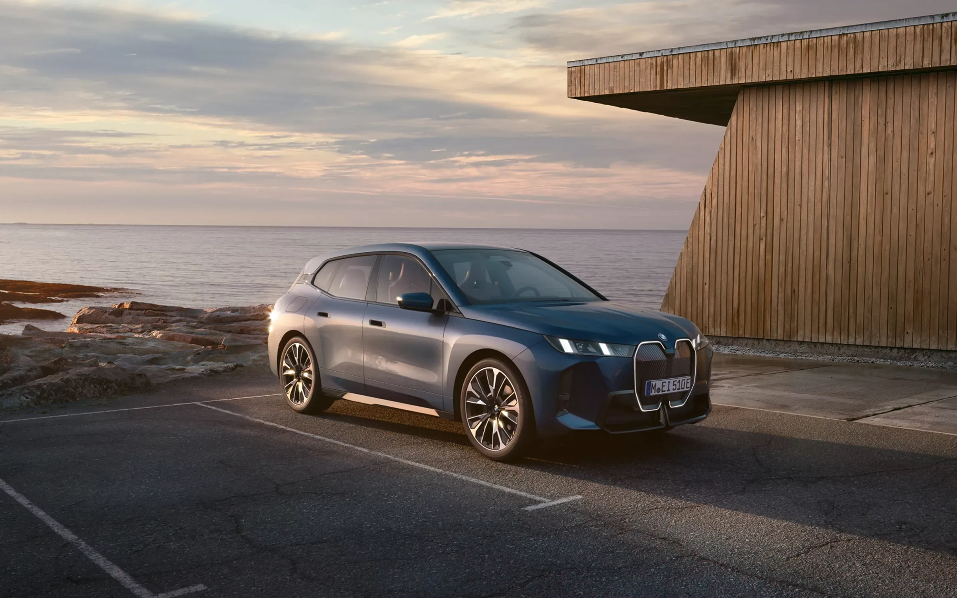 Image qui montre l'extérieur du BMW IX. 