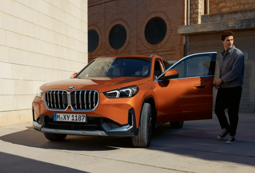 BMW X1 2025. xDrive28i. luxury compact SUV. BMW all-wheel drive. powerful turbo engine. BMW technology. modern design. premium interior. generous cargo space. wireless connectivity. Apple CarPlay. Android Auto. intuitive touchscreen. driver assistance. fuel efficiency. advanced safety. dynamic driving experience. BMW Ste-Agathe. Laurentians dealership. BMW test drive. BMW financing. available now. 2025 model. new BMW vehicle. affordable luxury.