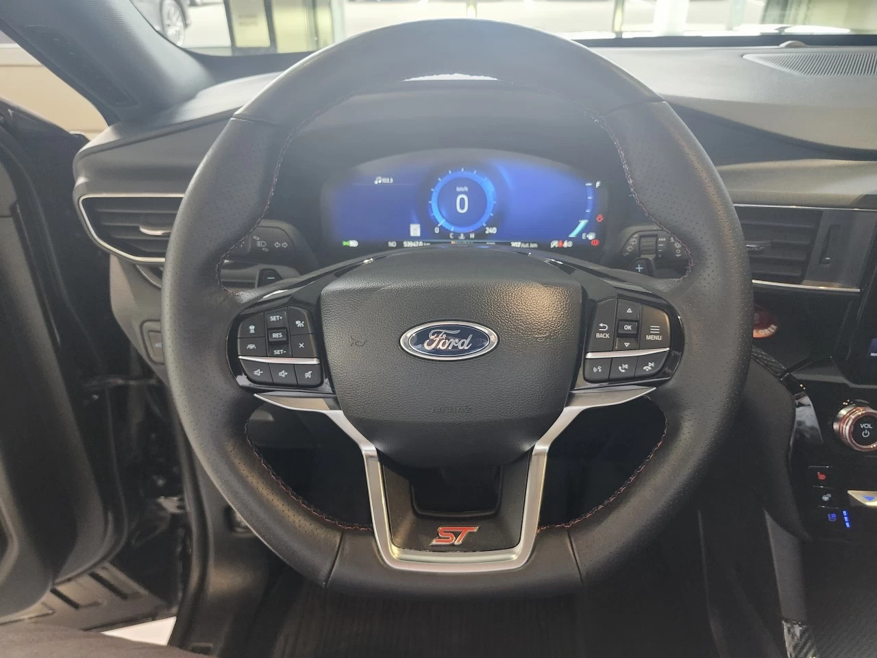 2023 Ford Explorer ST Image principale