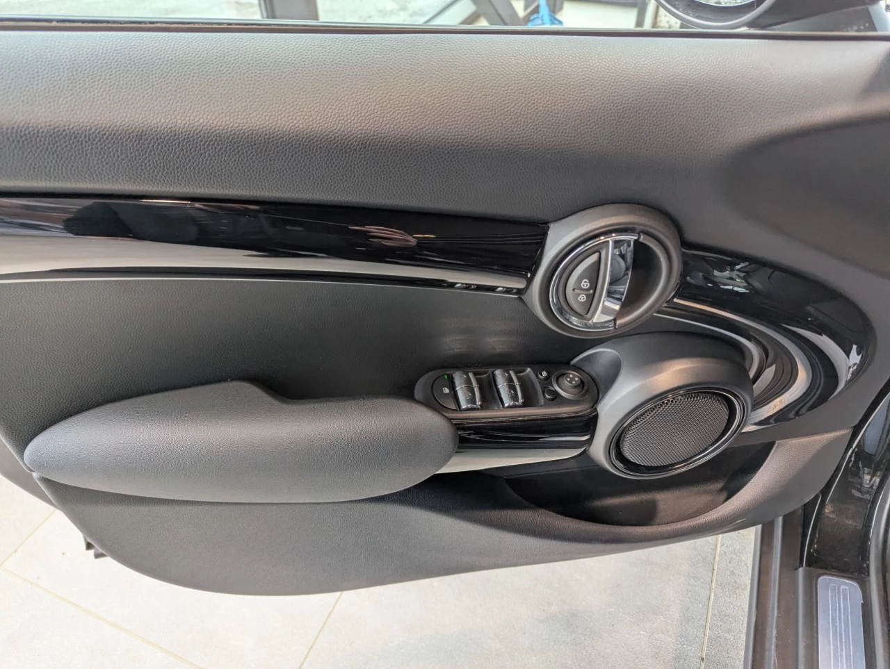 2024 Mini Cooper Cooper Main Image