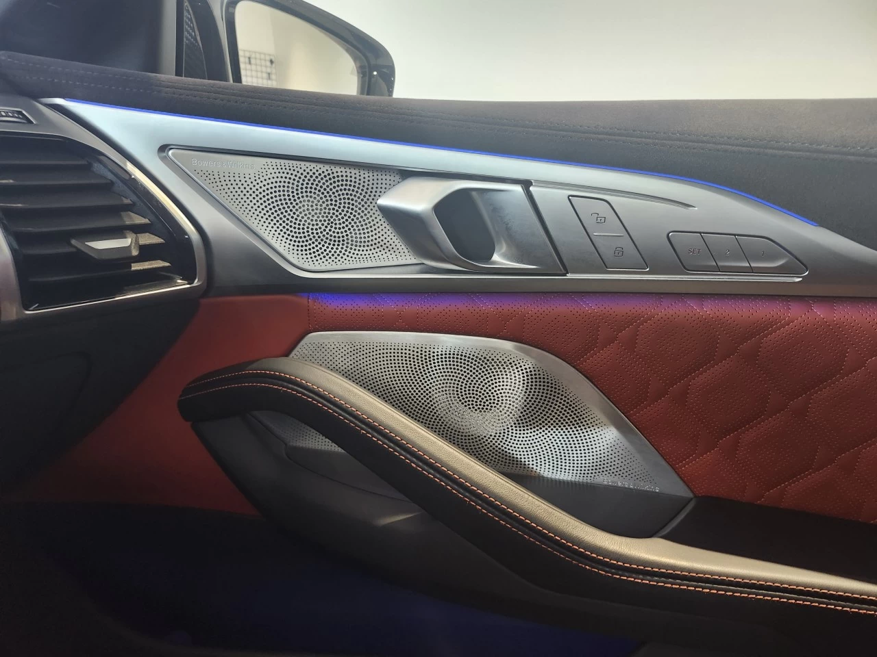 2023 BMW M8 Competition Image principale