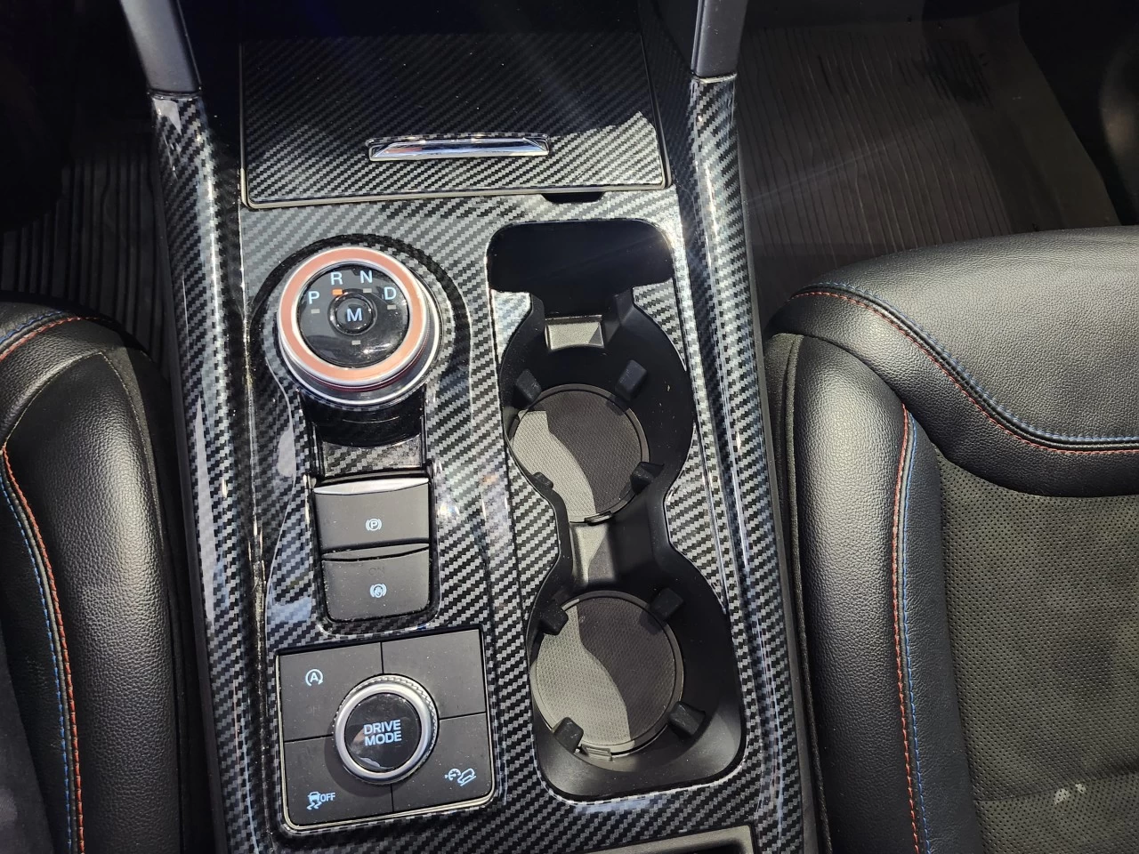 2023 Ford Explorer ST Image principale