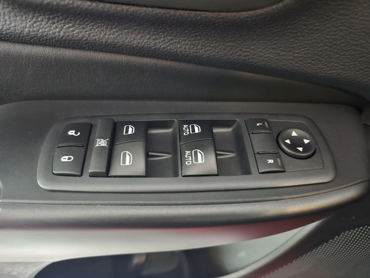 2019 Jeep Cherokee Trailhawk Main Image