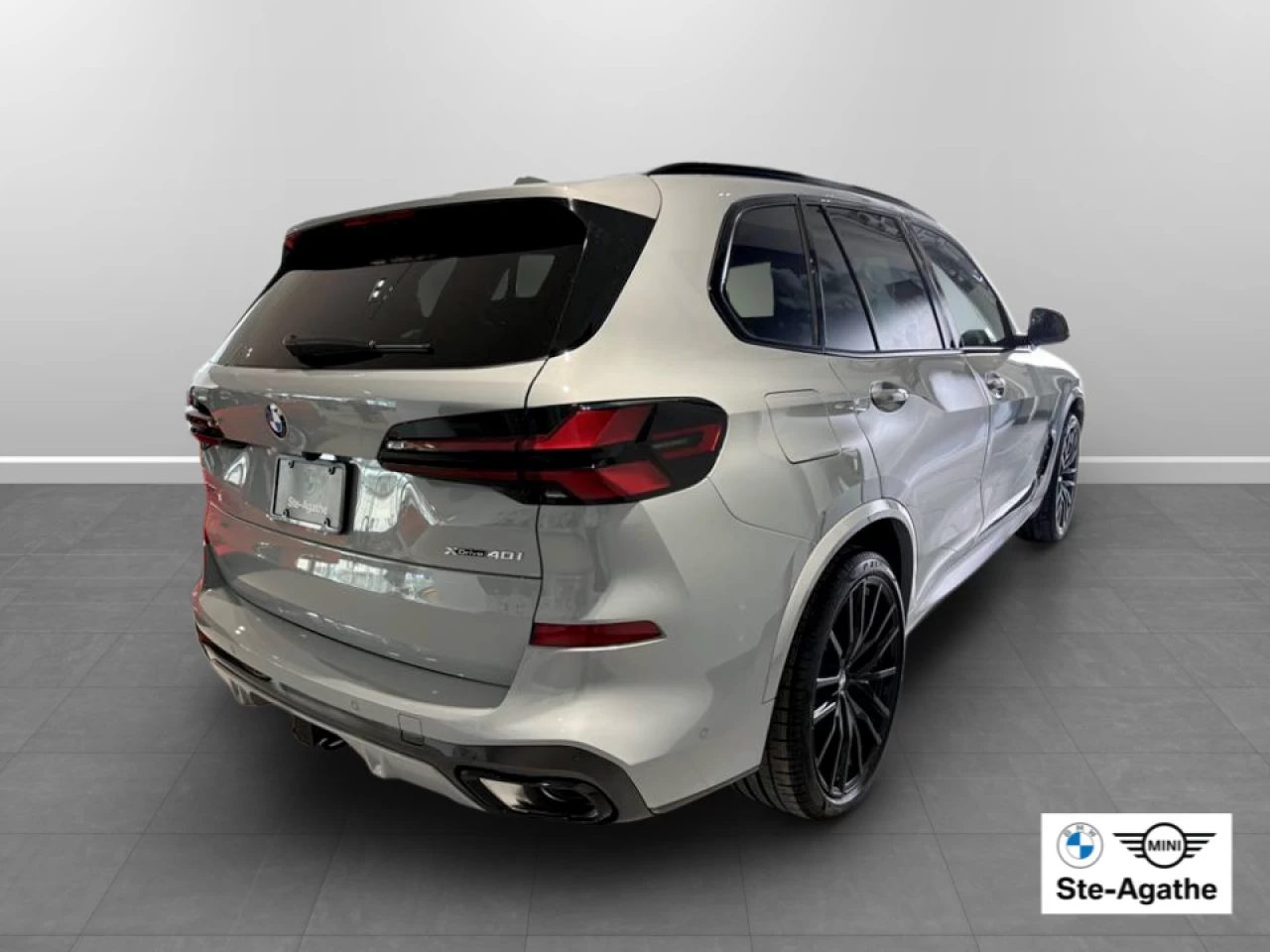 2026 BMW X5 xDrive40i Main Image