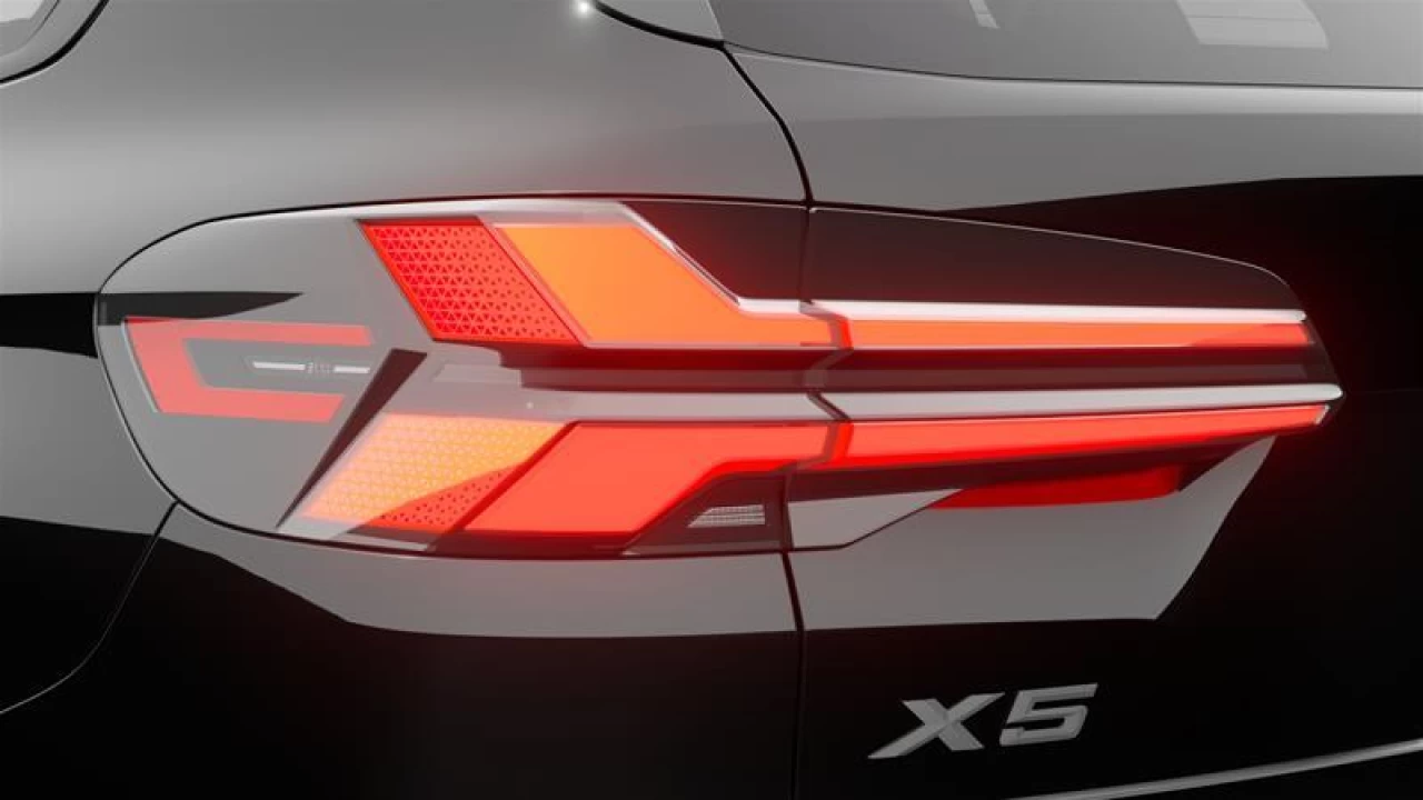 2026 BMW X5 xDrive50e Main Image