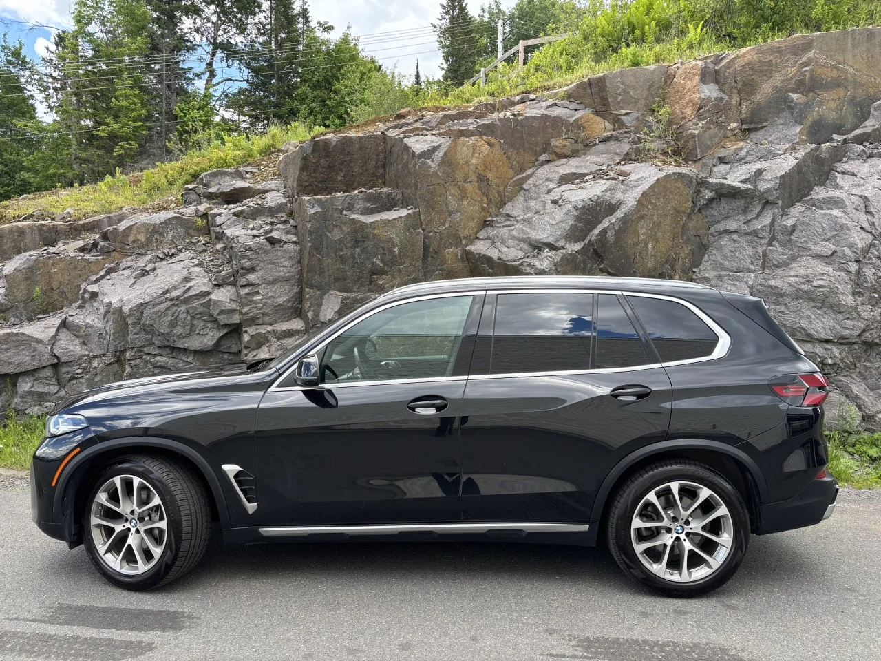 2024 BMW X5 xDrive40i Main Image