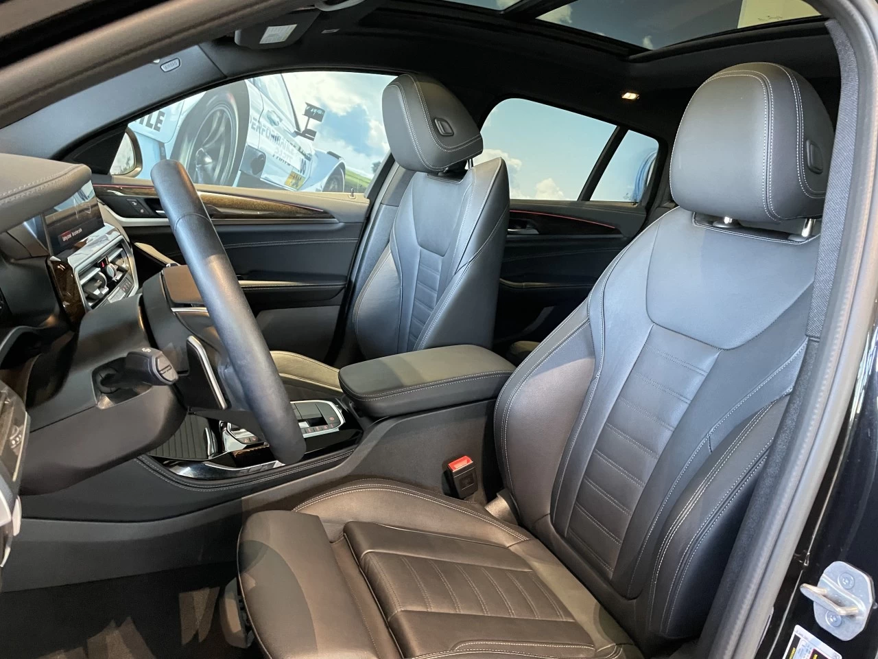2022 BMW X4 xDrive30i Main Image