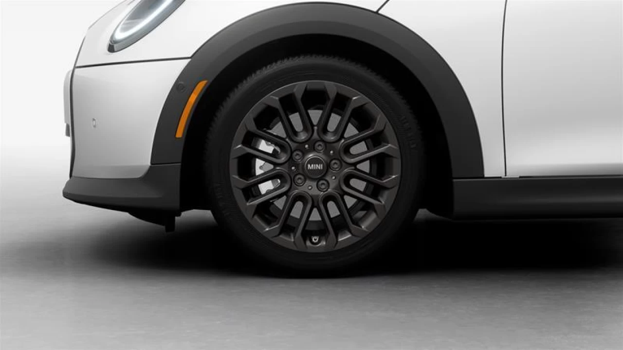 2026 MINI 5 Door Cooper C FWD Image principale