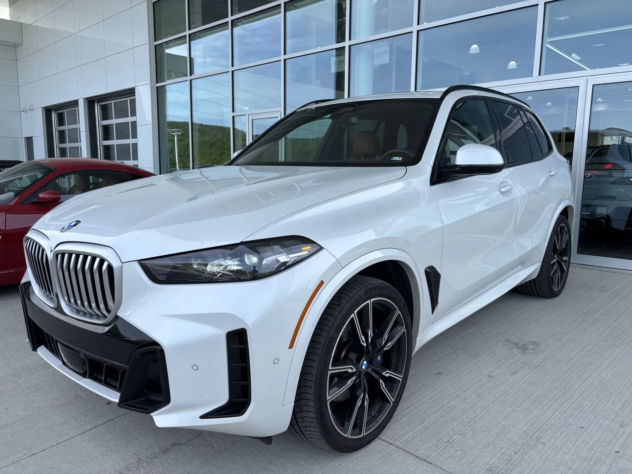 2024 BMW X5 xDrive40i https://www.bmwsteagathe.com/resize/b990ff35b810a3abc0cc817b2ca24889-1