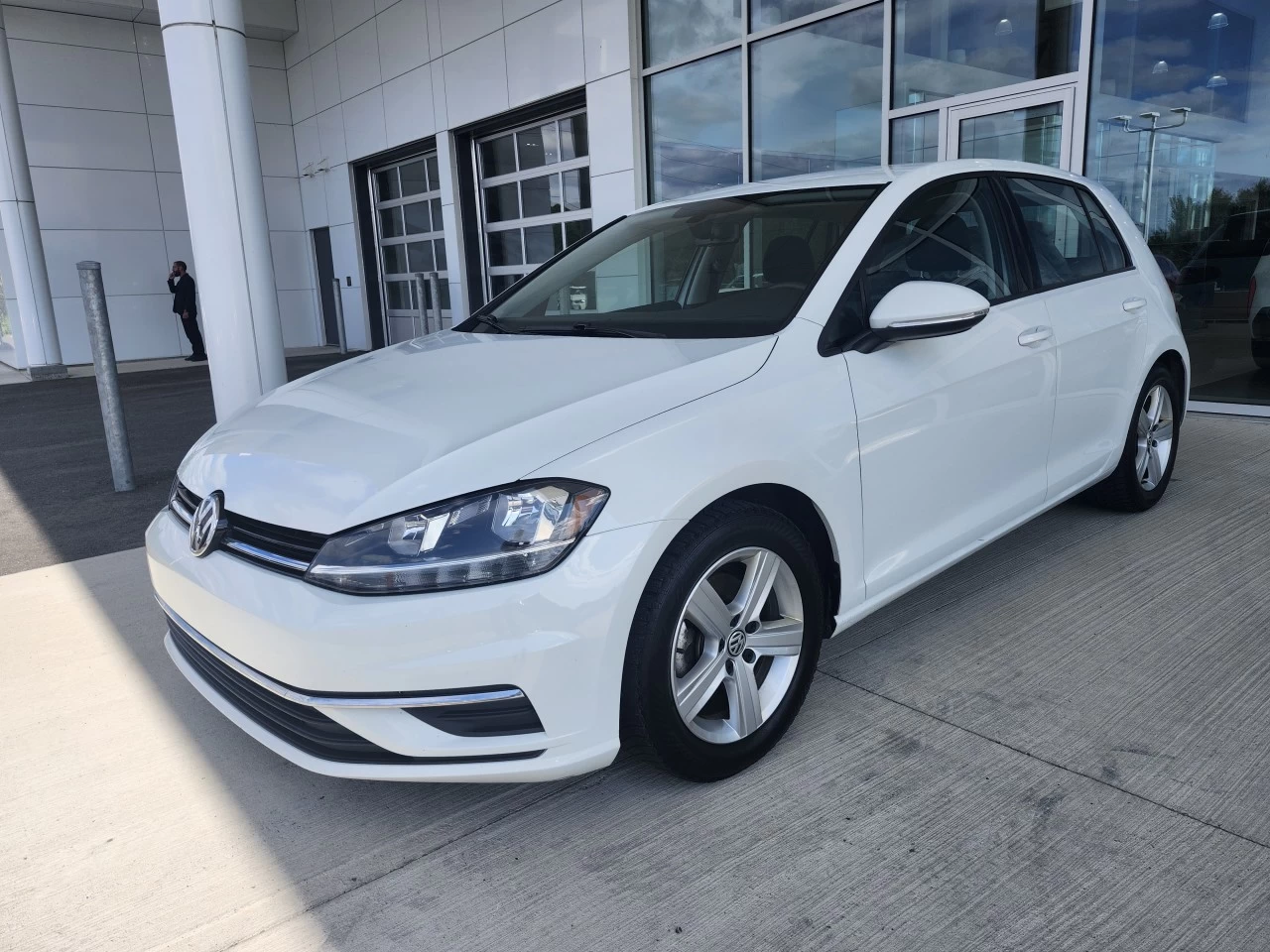 2021 Volkswagen Golf Comfortline https://www.bmwsteagathe.com/resize/b990ff35b810a3abc0cc817b2ca24889-1