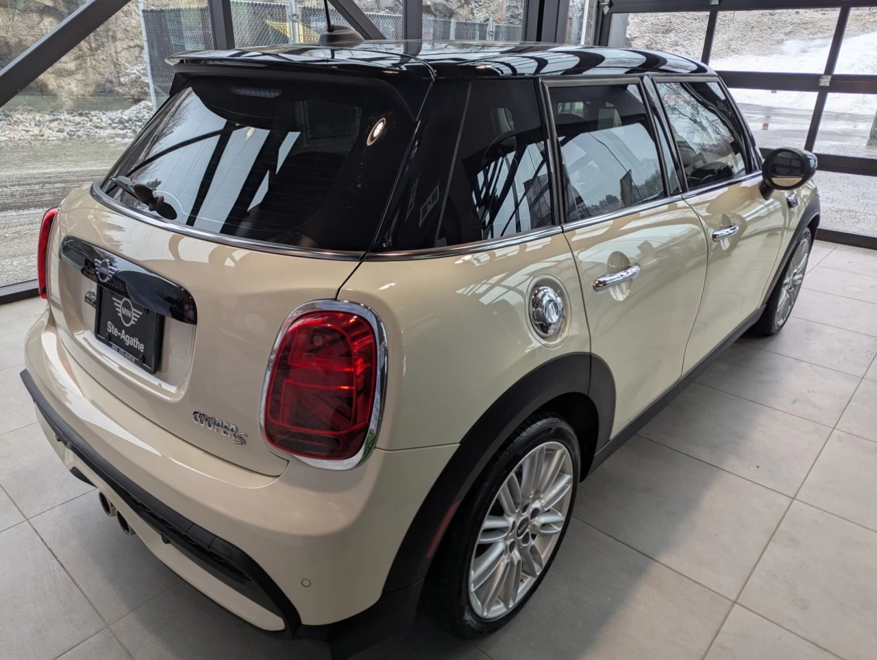 2023 Mini 5 portes Cooper S Main Image