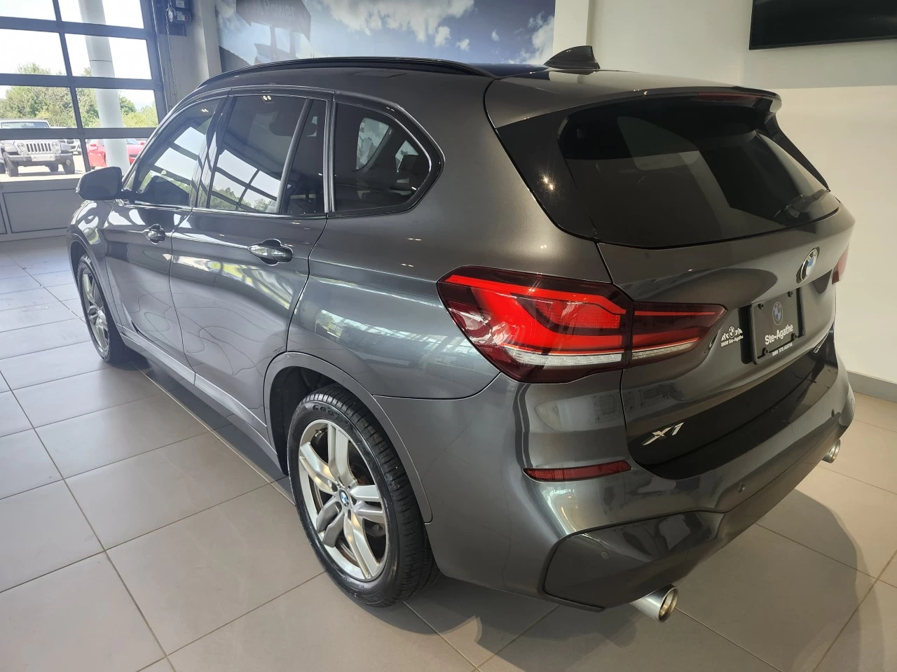 2021 BMW X1 xDrive28i Image principale