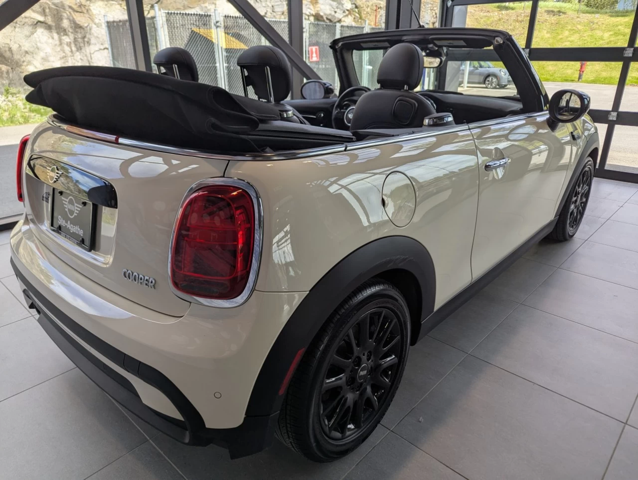 2022 Mini Cooper Cooper Main Image