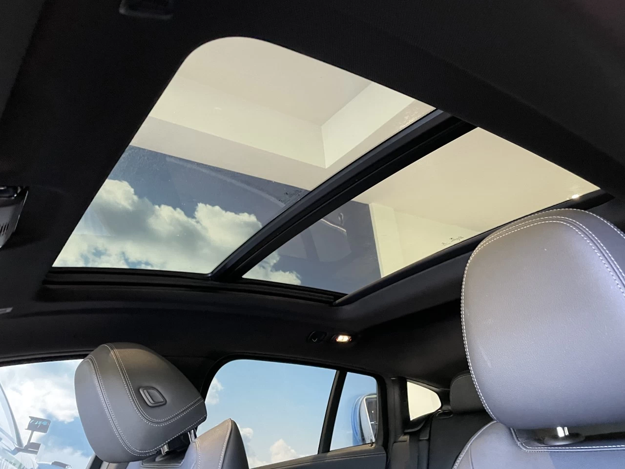 2022 BMW X4 xDrive30i Main Image