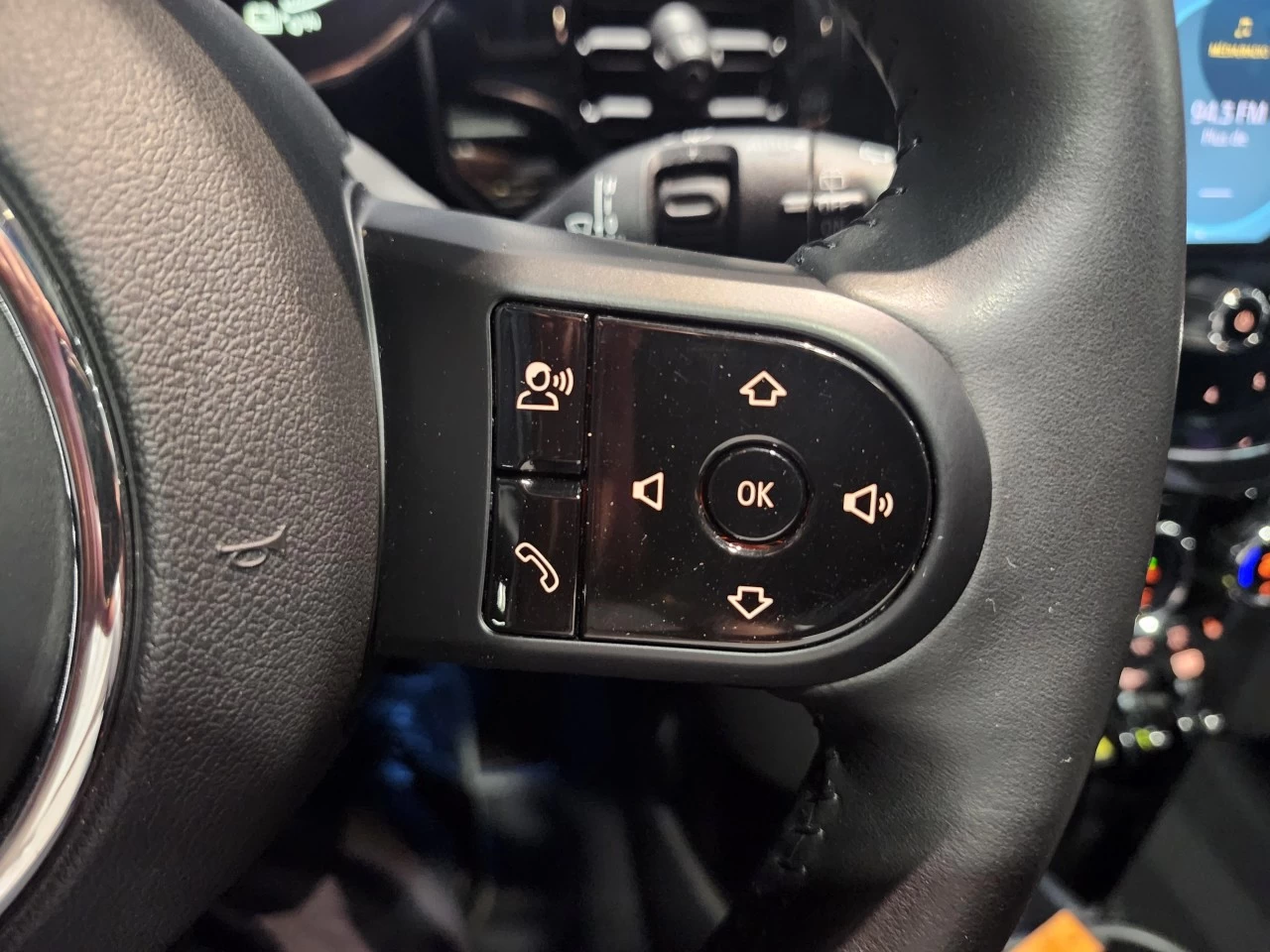 2022 Mini Cooper SE Main Image
