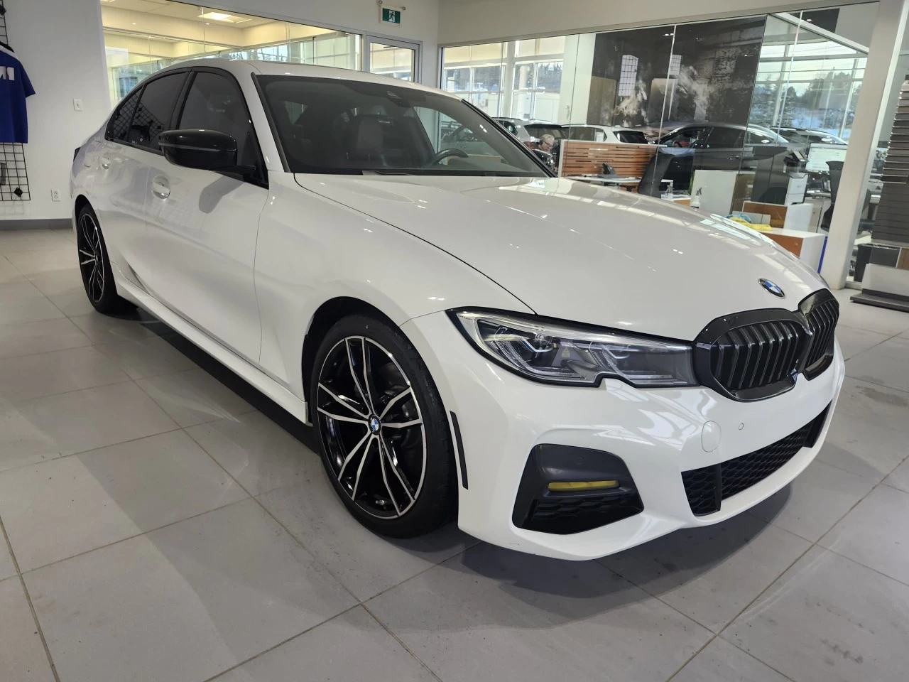 2022 BMW 3 series 330i xDrive Image principale
