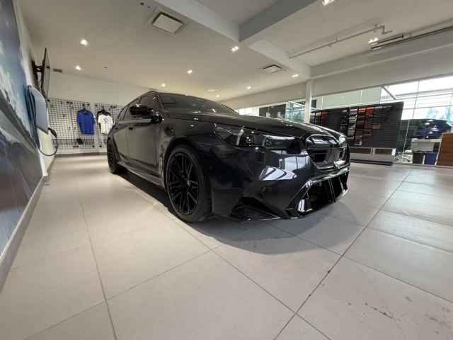 BMW M5  2025