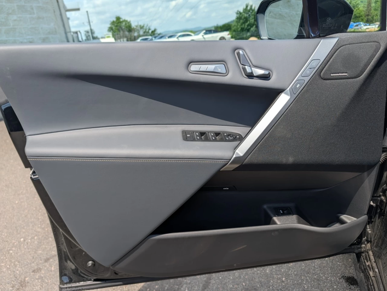 2026 BMW iX xDrive45 Main Image