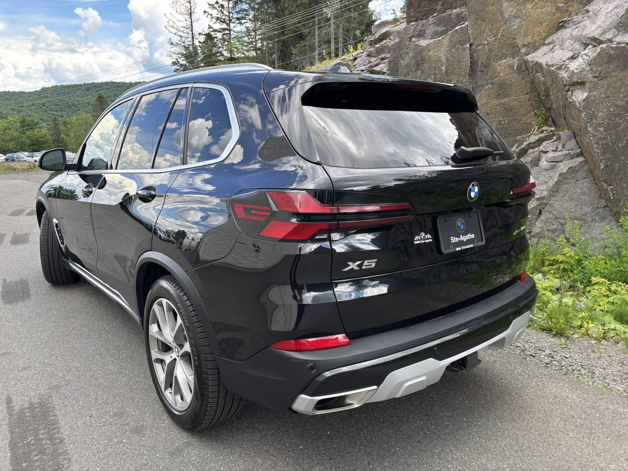 2024 BMW X5 xDrive40i Main Image