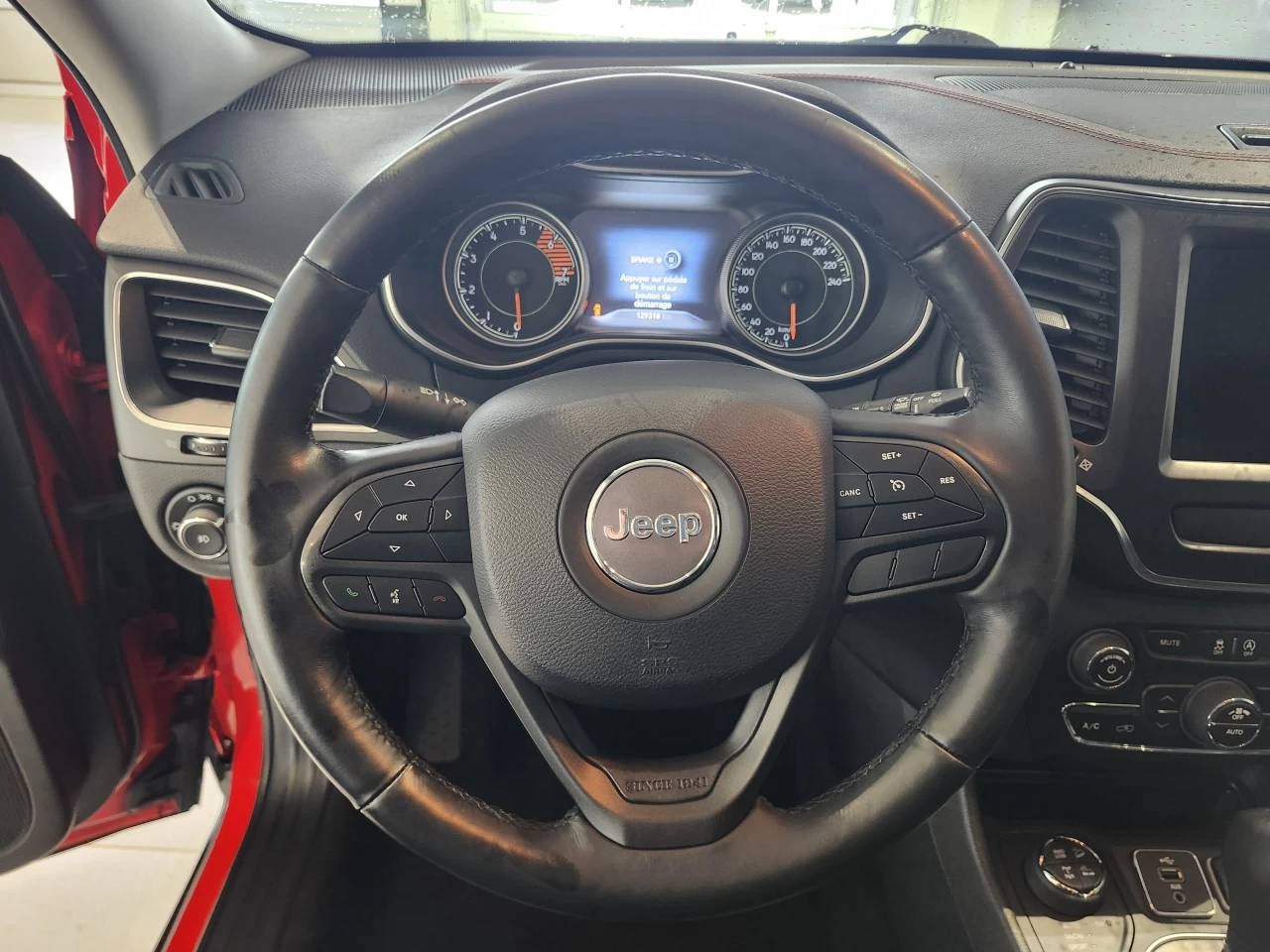 2019 Jeep Cherokee Trailhawk Main Image