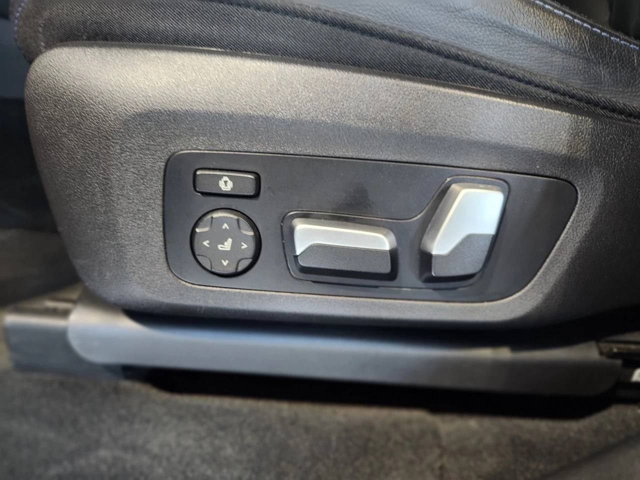 2022 BMW X3 M40i Main Image