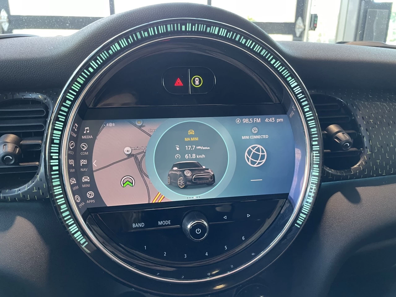 2022 Mini Cooper Cooper SE https://www.bmwsteagathe.com/resize/b990ff35b810a3abc0cc817b2ca24889-1
