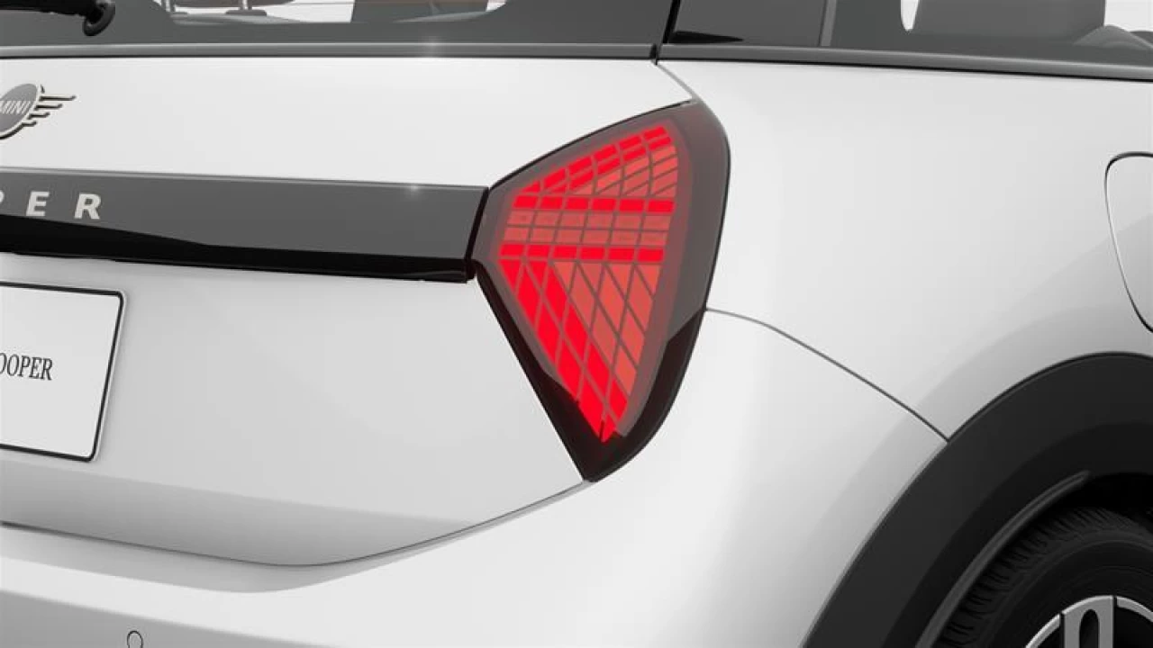 2026 MINI 3 Door Cooper C FWD Image principale