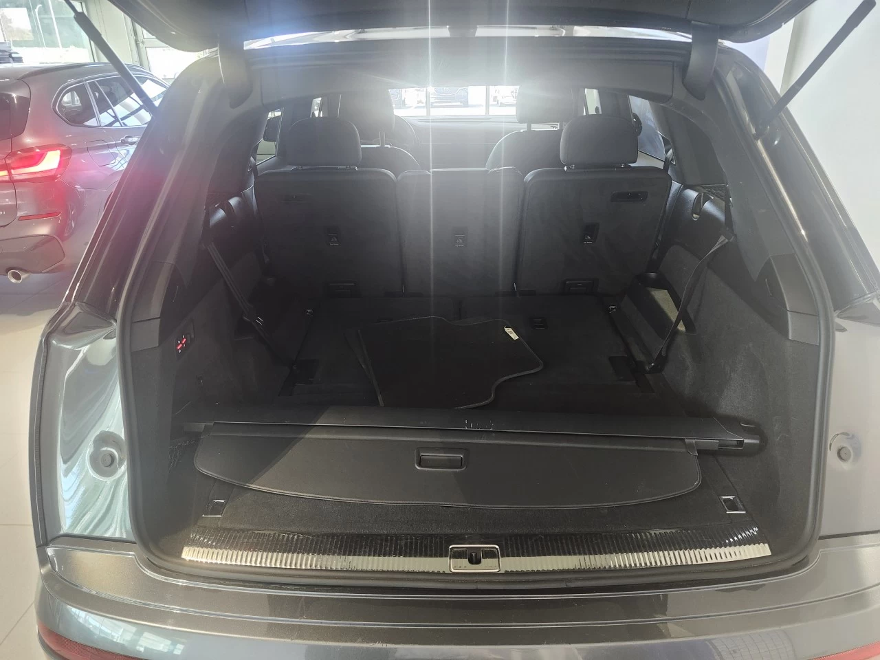 2021 Audi Q7 Komfort / V6 Image principale