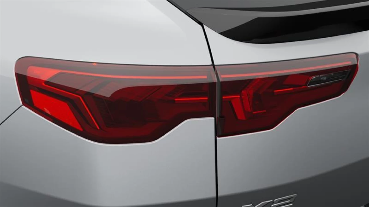 2025 BMW X2 xDrive28i Main Image