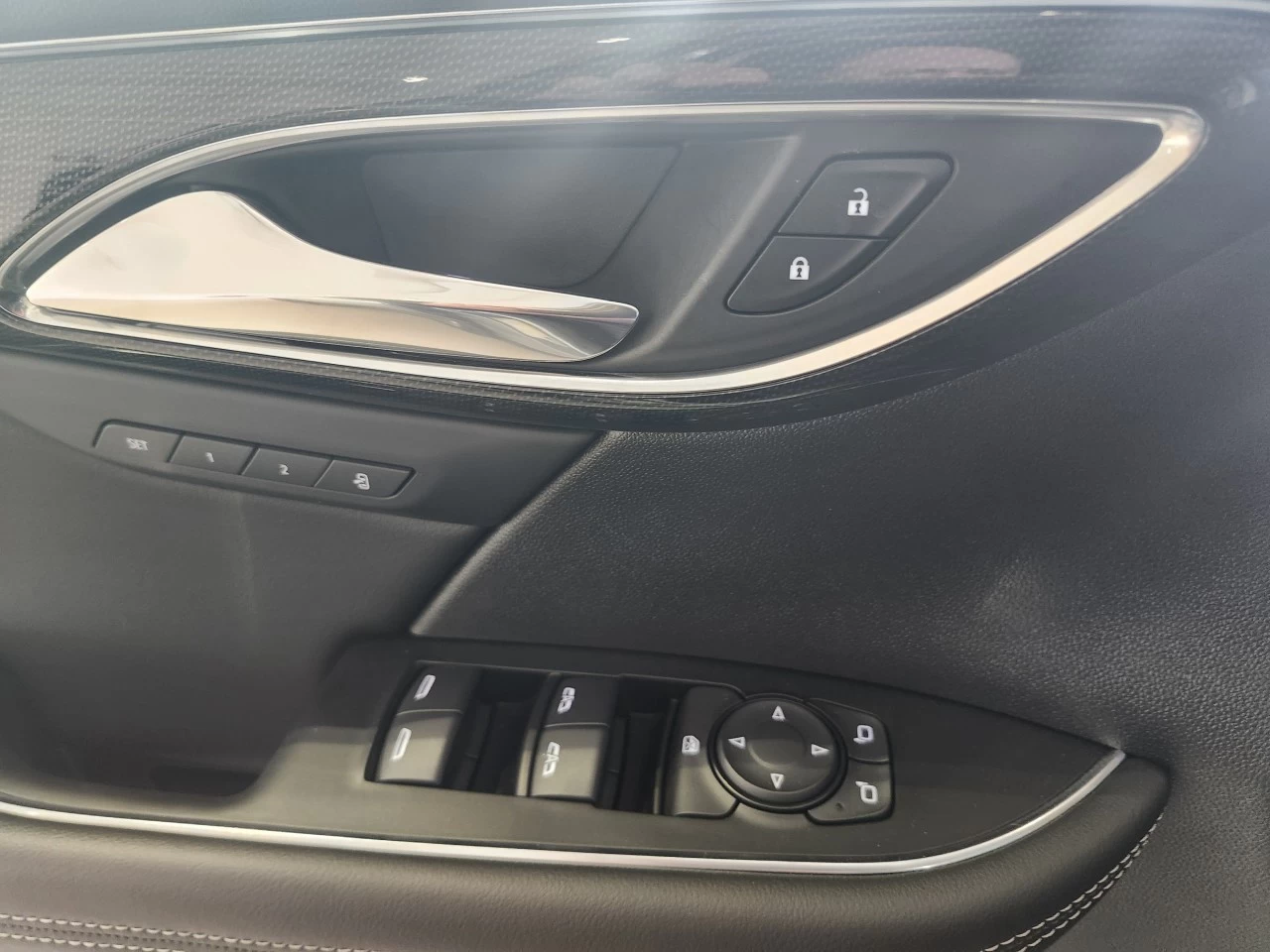 2023 Buick Envision Essence Image principale