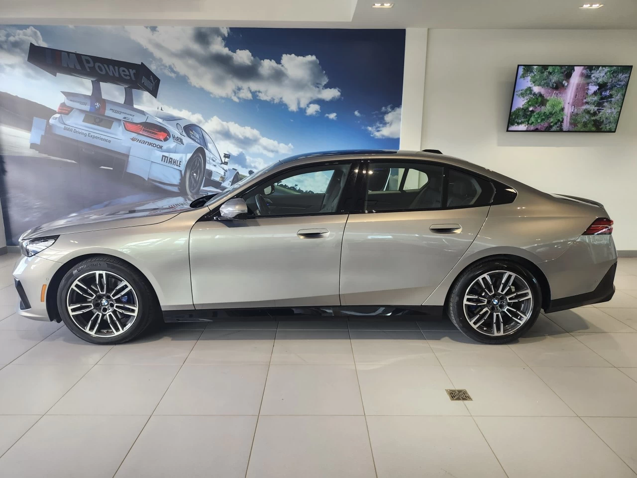 2024 BMW 530i xDrive 530i xDrive Image principale