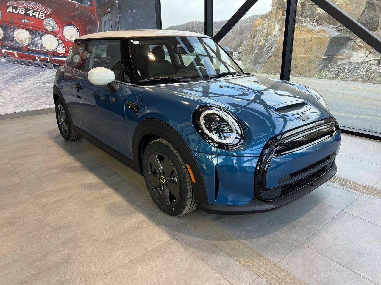 2024 MINI Cooper SE 3 Door Main Image