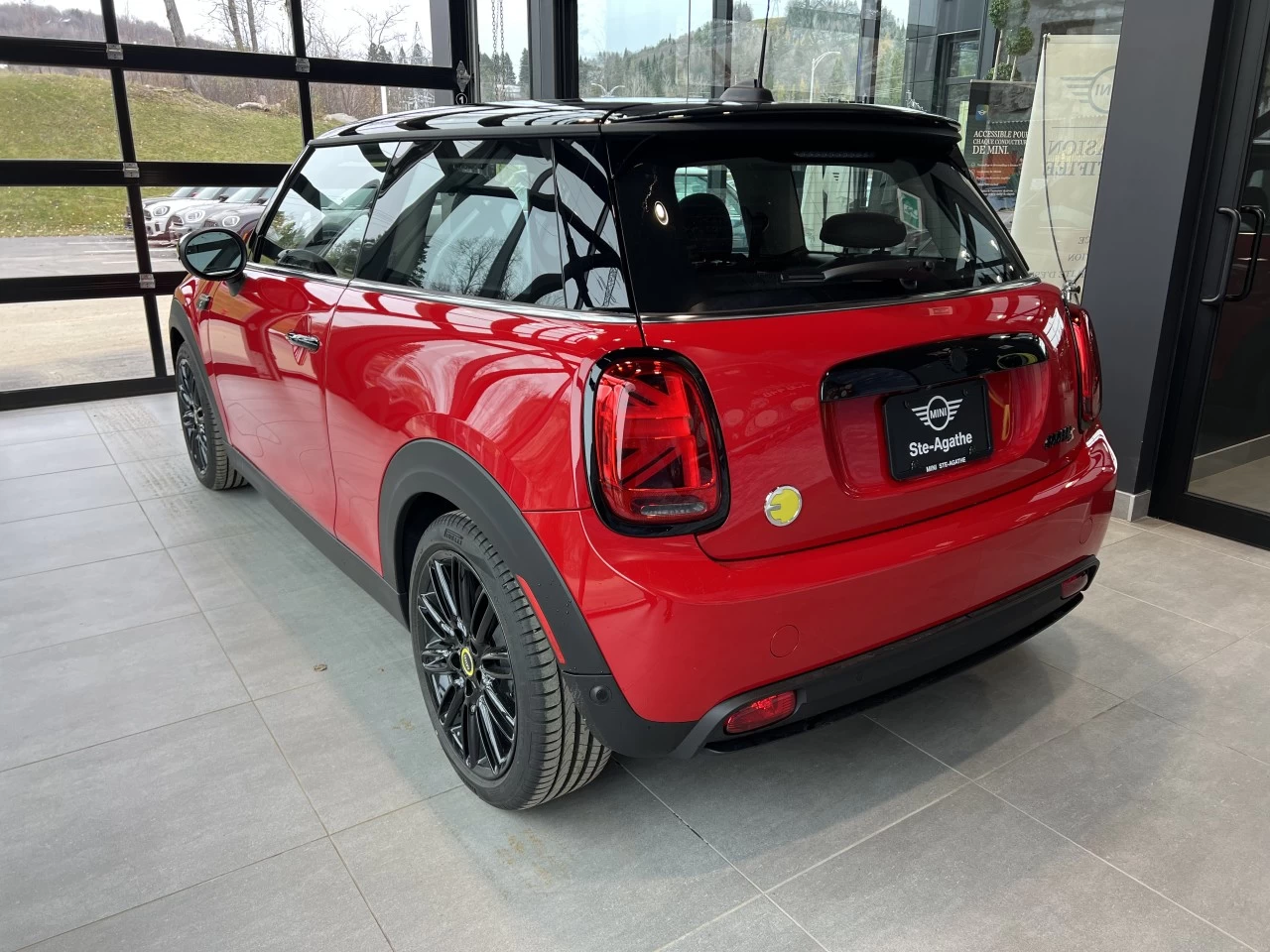 2024 MINI Cooper SE 3 Door Main Image